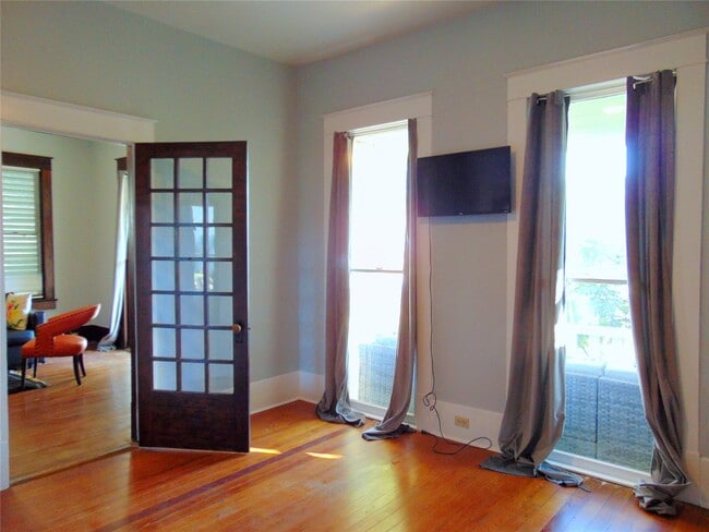 Building Photo - 3420 Avenue R