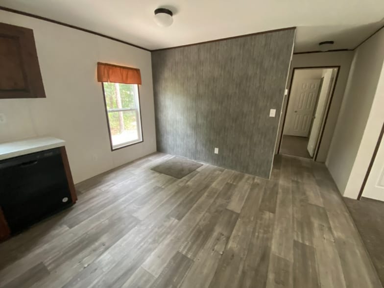 Building Photo - 208 Dawn Ave