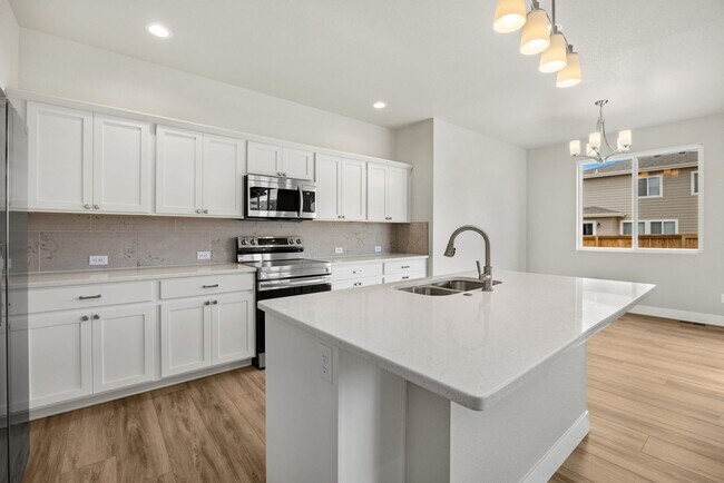 Building Photo - Like-New 3-Bedroom Home in Promontory Neighborhood