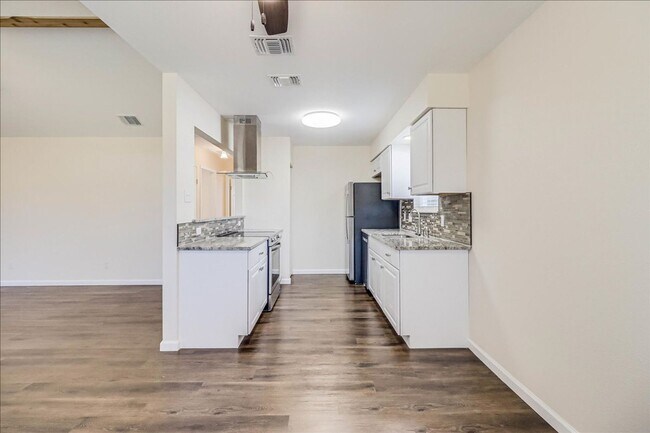 Building Photo - 7314 Ottawa Cir