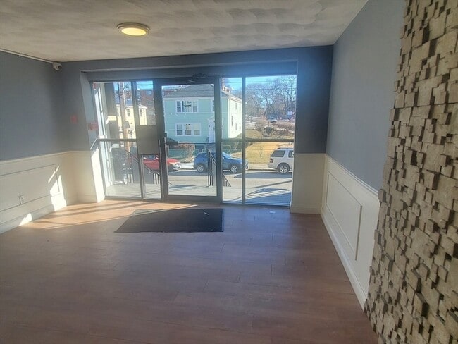 Building Photo - 760 Cummins Hwy