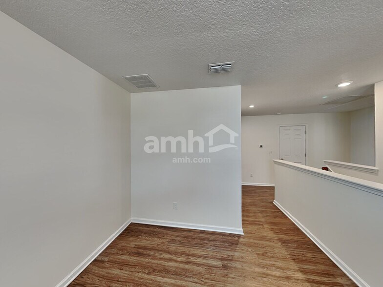 Building Photo - 205 W Jayce Wy