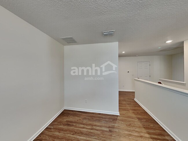 Building Photo - 205 W Jayce Wy