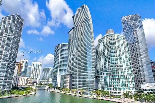 Building Photo - 300 Biscayne Blvd