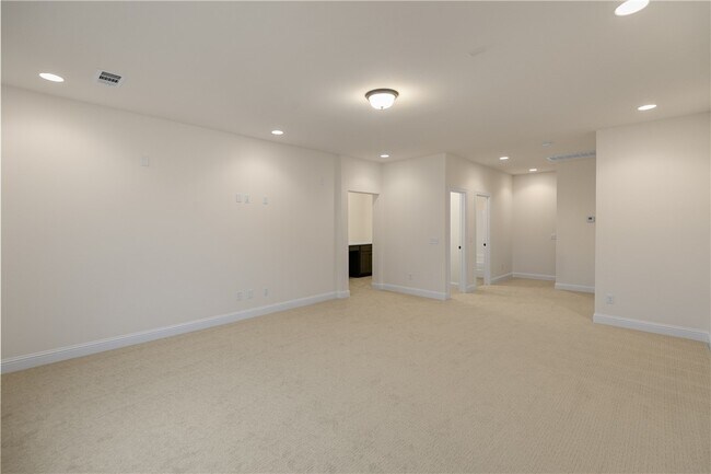 Building Photo - 1602 SW Montrose Ave