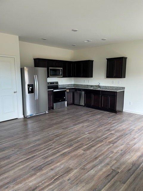 Building Photo - 241 Grand Central Wy