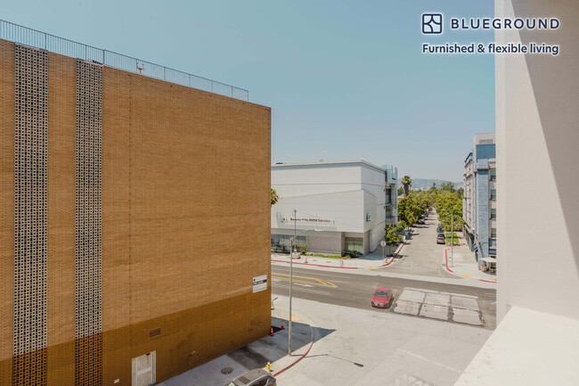 Building Photo - 5100 Wilshire Blvd