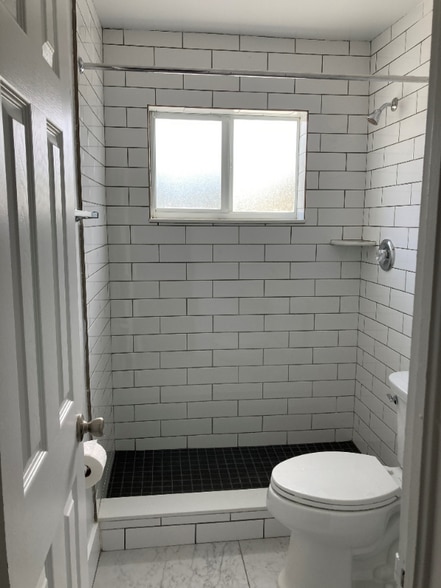 Building Photo - 3507 Broadway