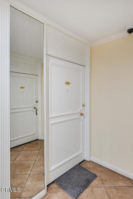 Building Photo - 540 Kelton Ave