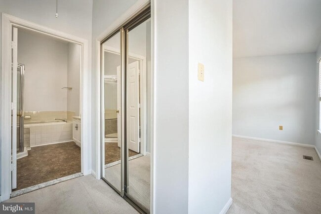 Building Photo - 44022 Gala Cir