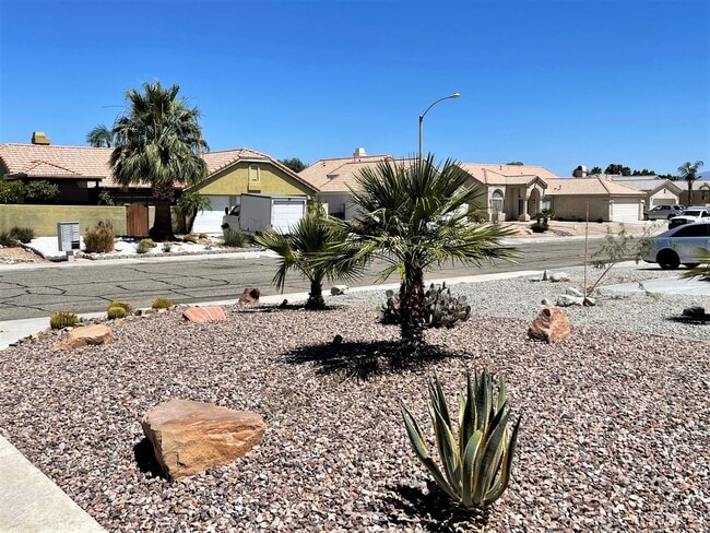 Building Photo - 3+ bedroom, 2 bath pool and spa home