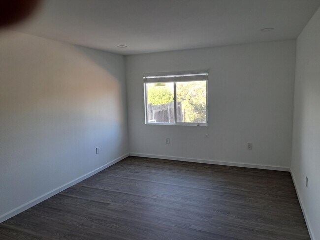 Building Photo - 6404 Cleo St