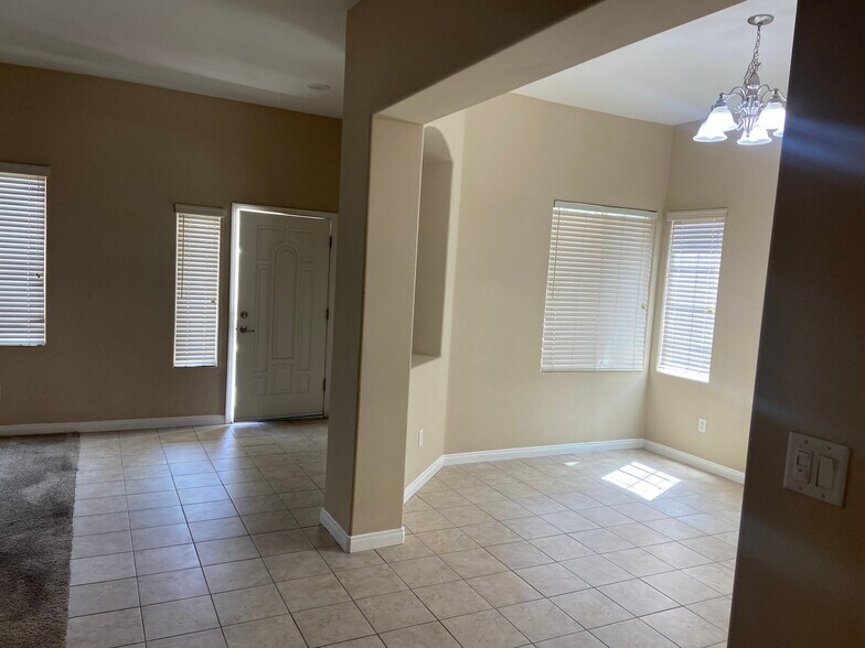 Building Photo - 11100 Cypress Falls Ave