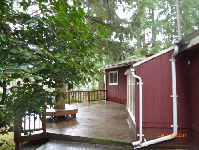Building Photo - Beautiful 3 Bed 1 Bath Single Family House...