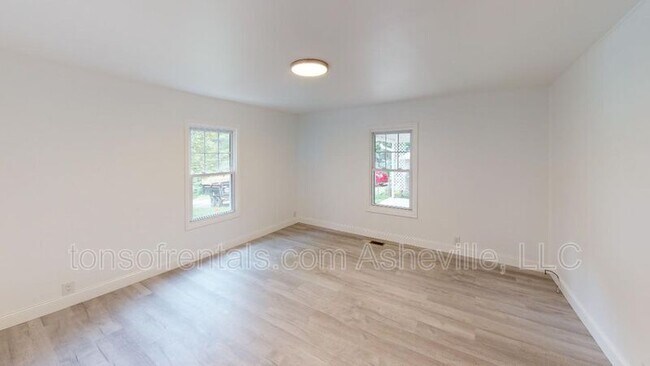 Building Photo - 32 Little Dove Ct