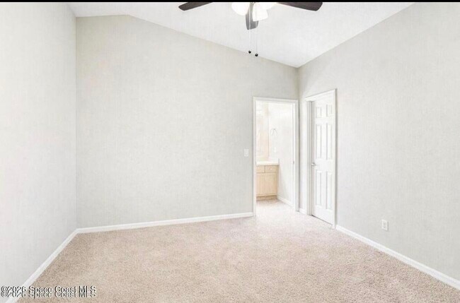 Building Photo - 1196 Goldenrod Cir NE