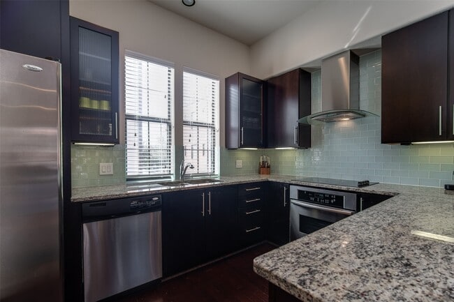 Building Photo - 2110 Shearn St