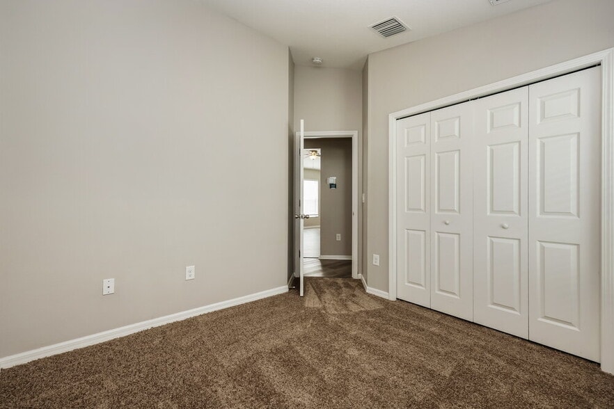 Building Photo - 809 College Chase Dr