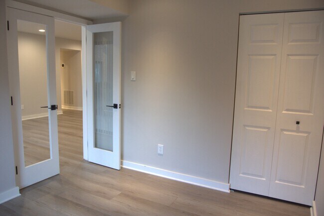 Building Photo - 11315 Commonwealth Dr