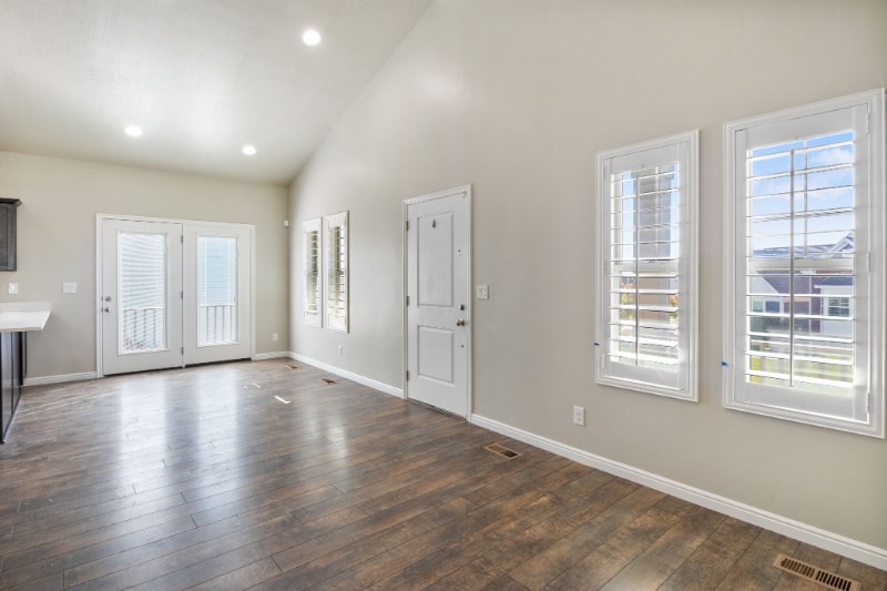 Building Photo - 4918 W Beach Comber Way