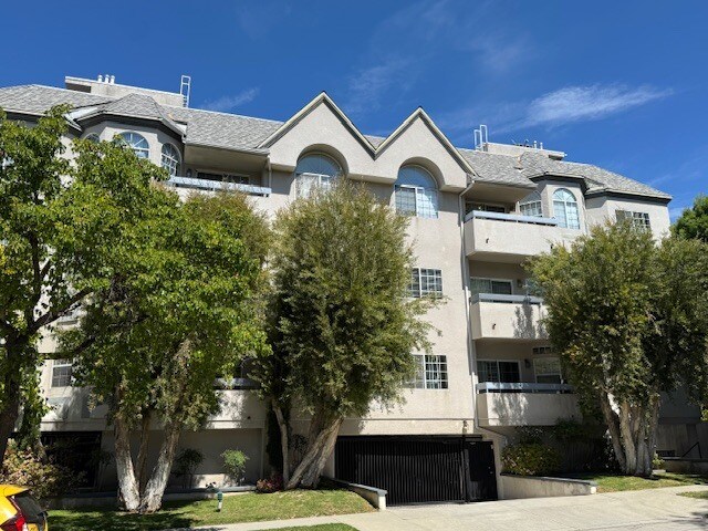 Building Photo - 14415 Benefit St