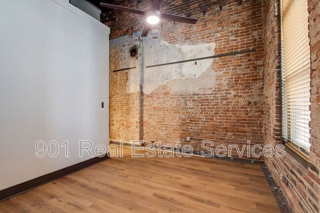 Building Photo - 124 Monroe Ave