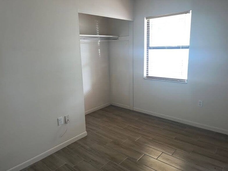 Building Photo - 708 Fairmont Dr