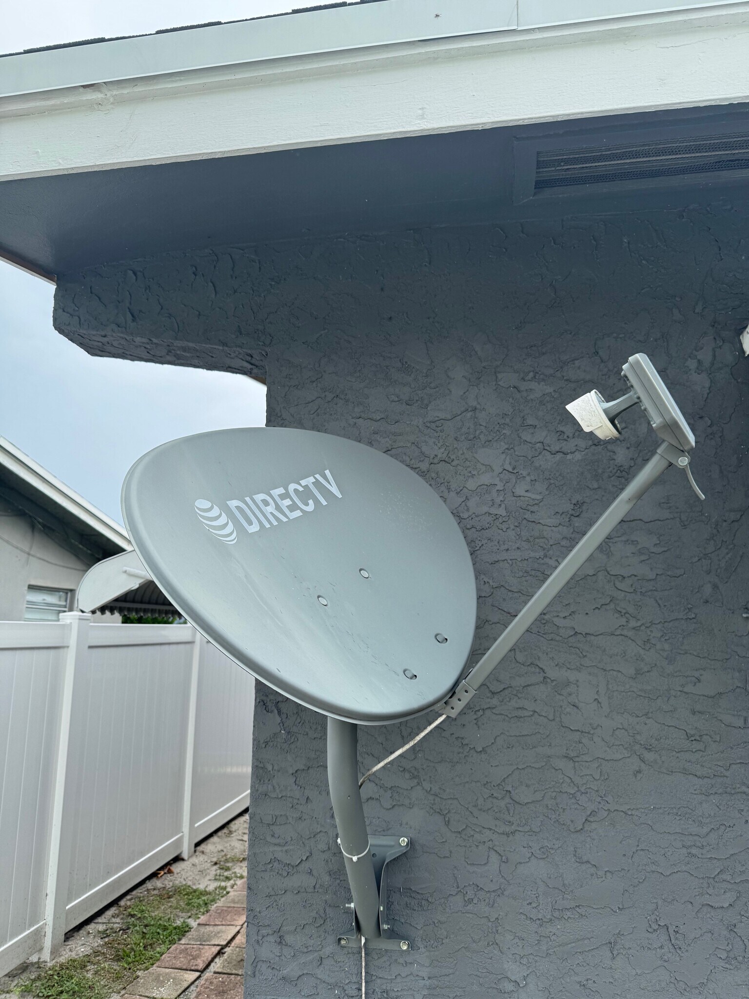 Wired for AT&T Direct TV - 128 NW 13th Avenue