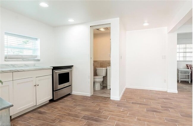 Building Photo - 1881 Danford St