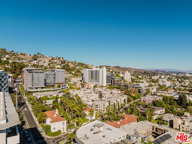 Building Photo - 1155 N La Cienega Blvd