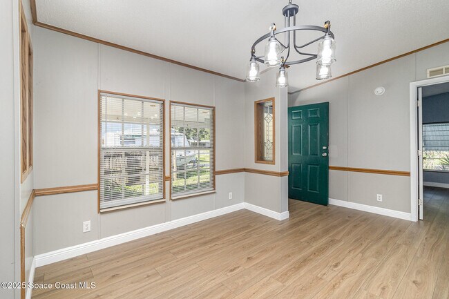 Building Photo - 4755 Cambridge Dr