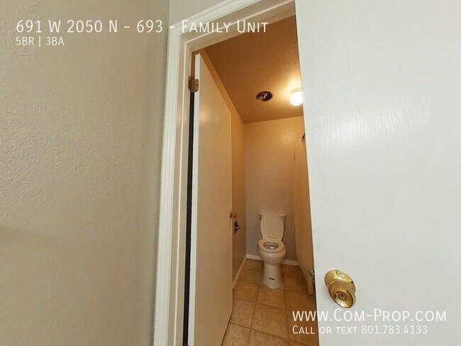 Building Photo - 691 W 2050 N
