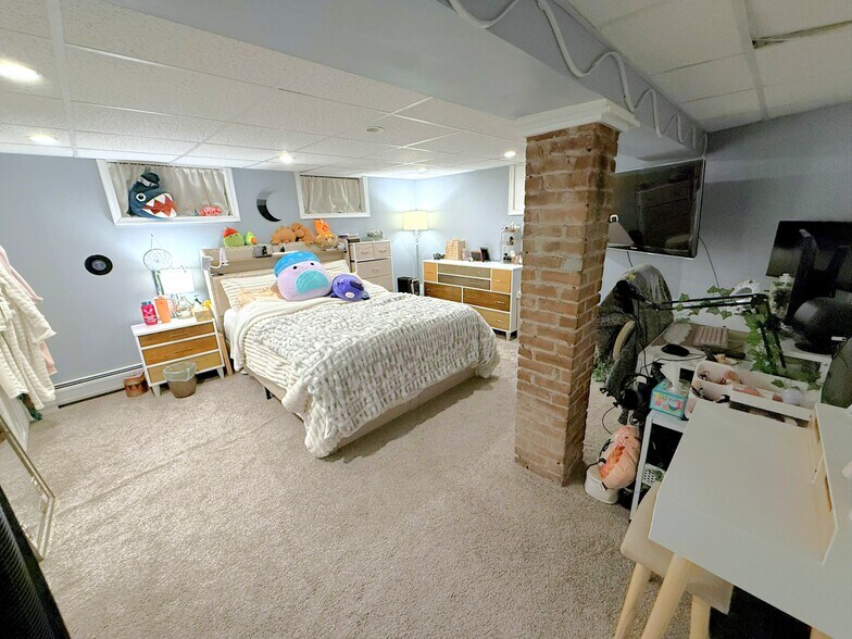 Building Photo - 90 Union Ave