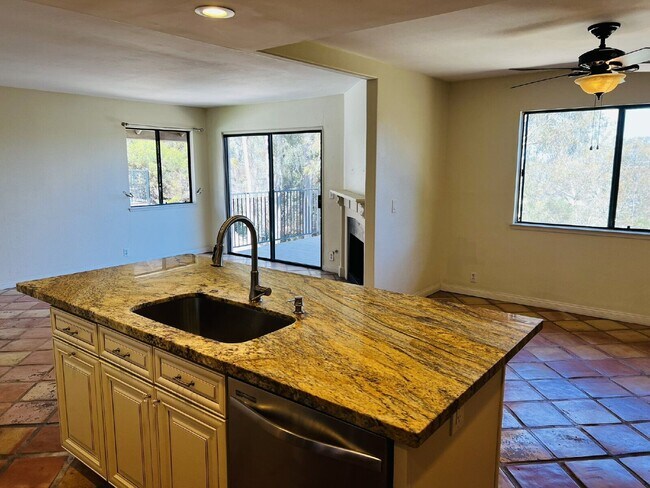 Building Photo - 3036 Avenida Christina