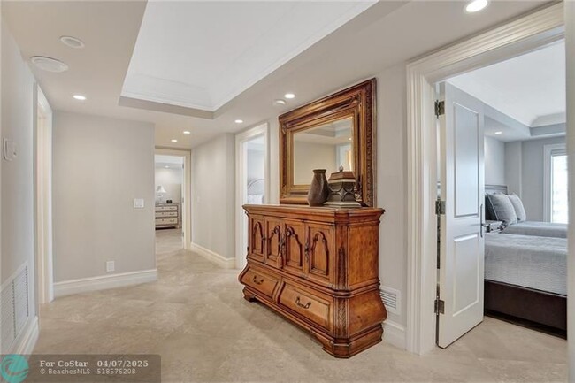 Building Photo - 3750 Galt Ocean Dr