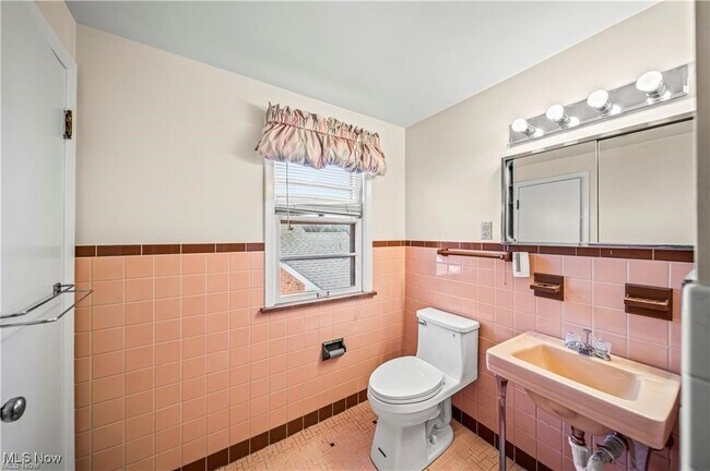 Building Photo - 21516 Halworth Rd