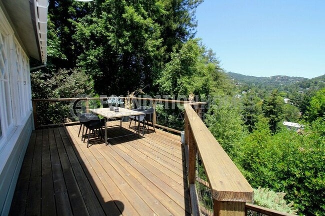 Building Photo - 47 Woodside Ln