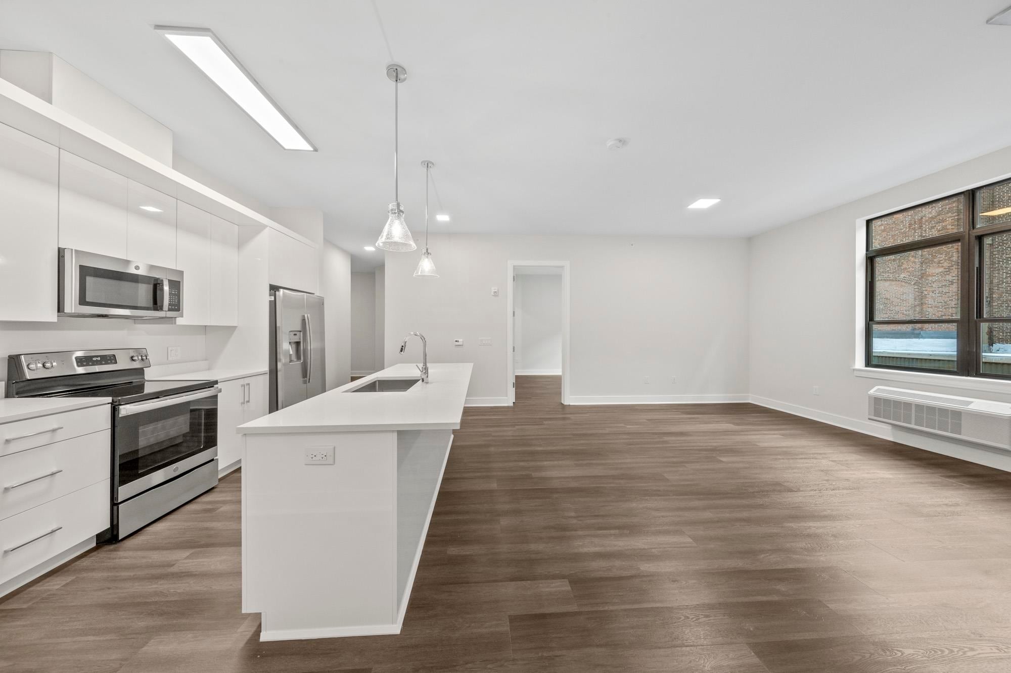 Building Photo - 121 34th St