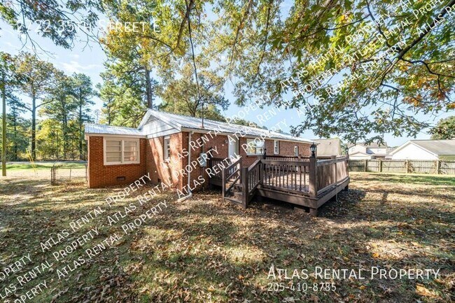 Building Photo - 2722 35th St E