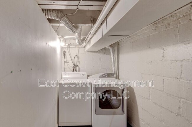 Building Photo - 4909 Edgemere Ave