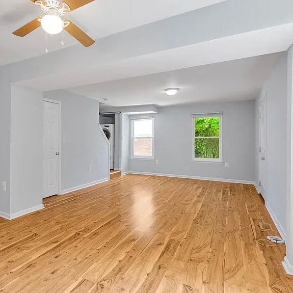 Building Photo - 8221 Tomlinson Ct