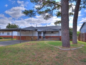 Building Photo - 4608 N Libby Ave