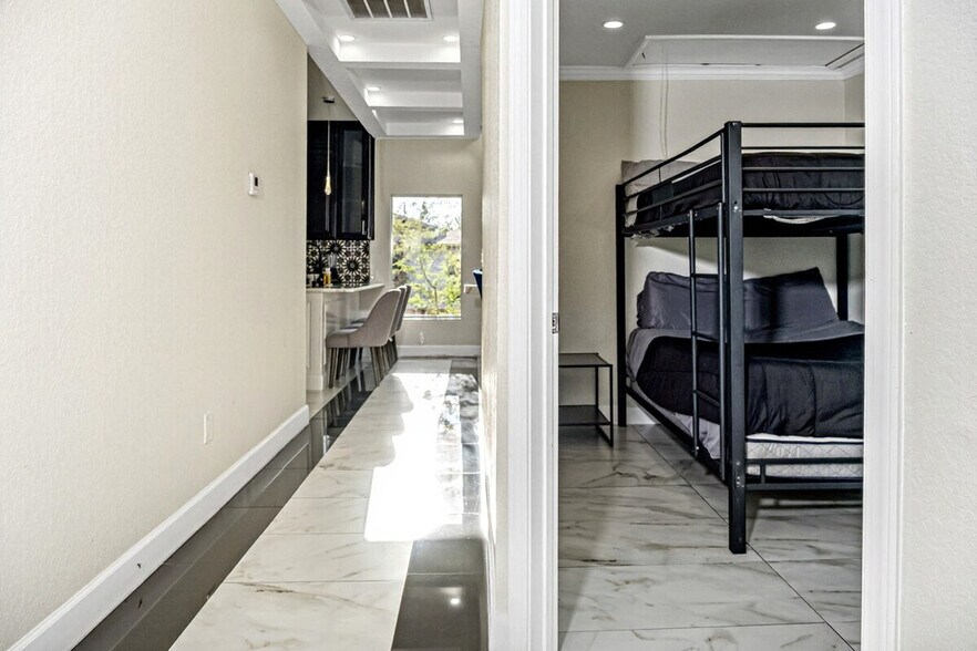 Building Photo - 219 Utah St