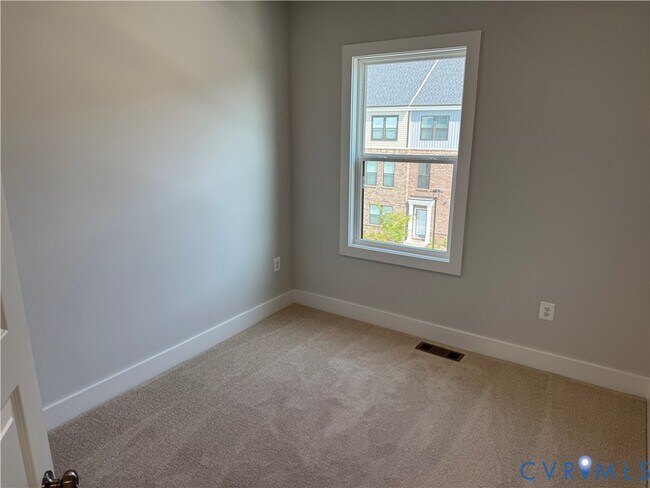 Building Photo - 9435 Alquist St