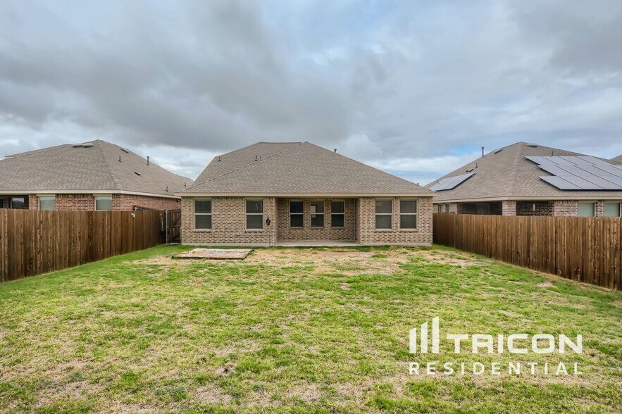Building Photo - 1348 Renoir Dr