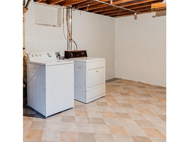 Building Photo - 5422 S 28th Ave