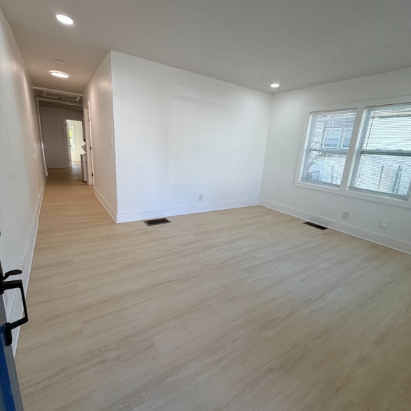 Building Photo - 1338 Sharon St NW