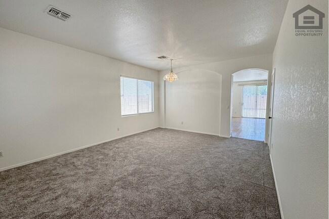 Building Photo - 4Bed/2Bath House in El Mirage! Ready for Immediate Move-In!