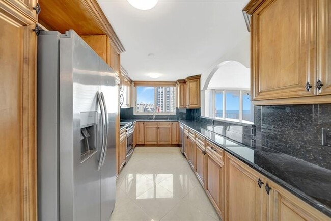 Building Photo - 1360 S Ocean Blvd