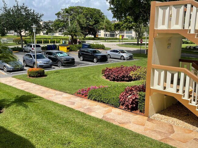 Building Photo - 27 Mansfield A